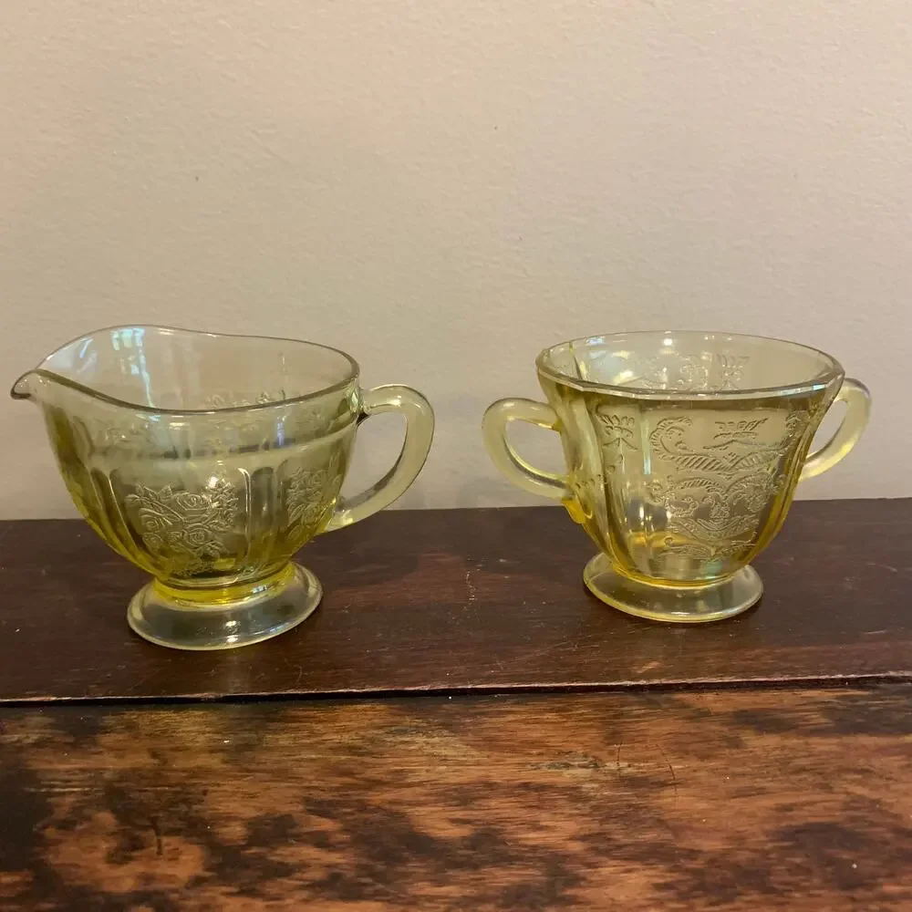 Depression Era Indiana Federal Glass mismatched creamer & sugar set yellow/amber